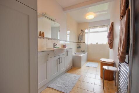 BATHROOM/W.C.