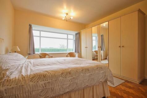 BEDROOM 1 (FRONT)