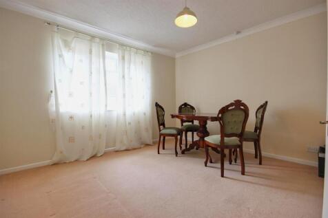 BEDROOM 1 (FRONT)