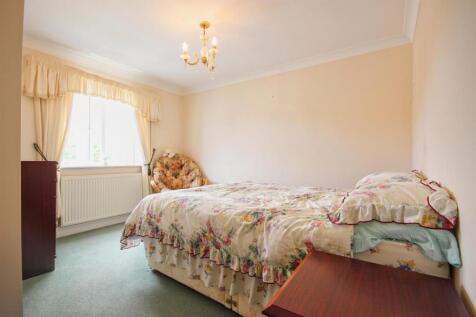 BEDROOM 2 (FRONT)