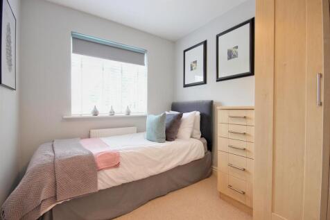 BEDROOM 3 (REAR)