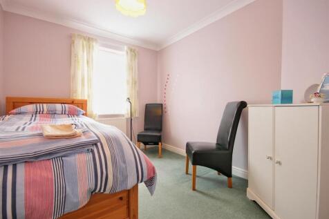 BEDROOM 3 (FRONT)