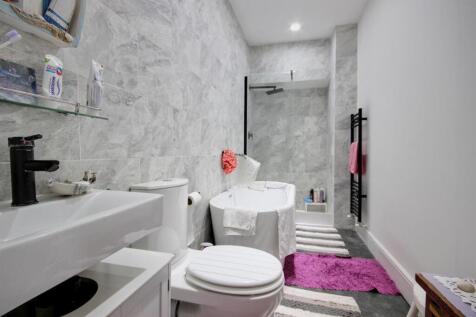 BATHROOM /W.C.