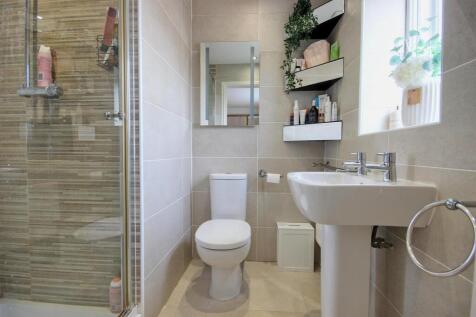 ENSUITE SHOWER ROOM