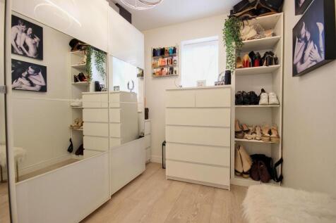 BEDROOM 4 (FRONT)