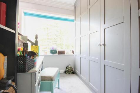 DRESSING ROOM