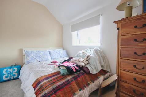 BEDROOM 2 (REAR)