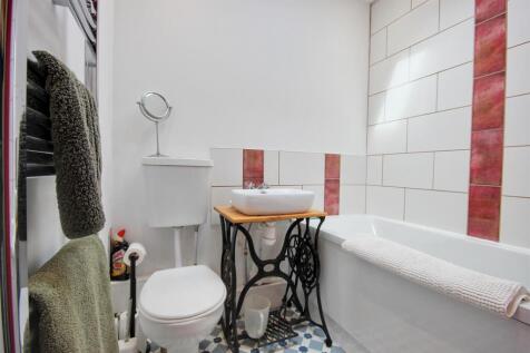 BATHROOM/W.C.
