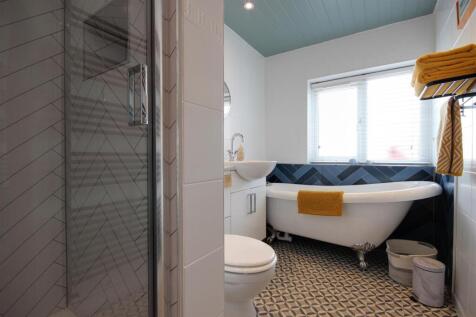 BATHROOM/W.C.