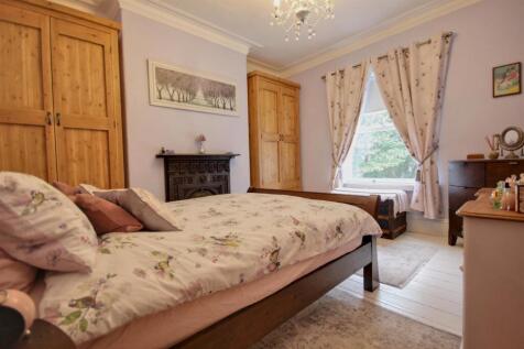 BEDROOM 1 (REAR)