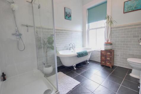 BATHROOM/W.C.