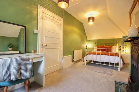 BEDROOM 5