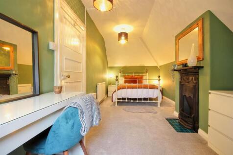 BEDROOM 5