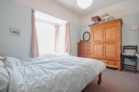 BEDROOM 1 (FRONT)