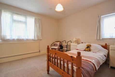 BEDROOM 2 (REAR)