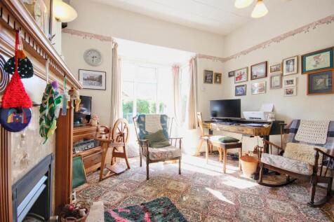 SITTING ROOM OR BEDROOM 4