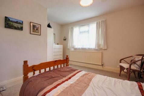 BEDROOM 2 (REAR)