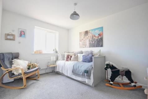 BEDROOM 3 (REAR)
