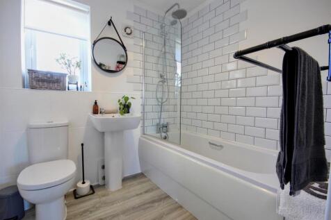 BATHROOM/W.C.