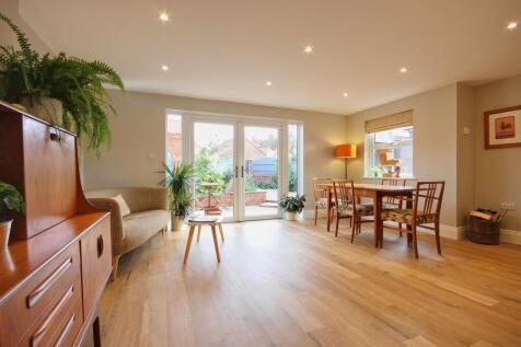 COMBINED DAY ROOM &amp; KITCHEN