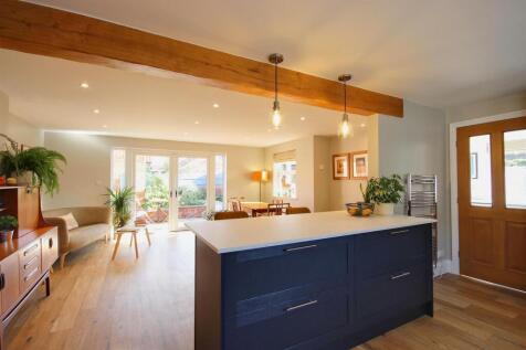 COMBINED DAY ROOM &amp; KITCHEN