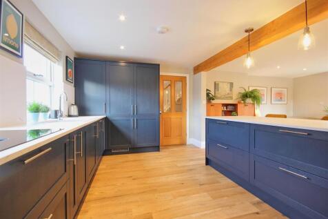 COMBINED DAY ROOM &amp; KITCHEN