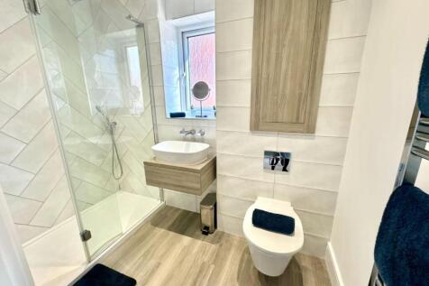 Ensuite.jpeg