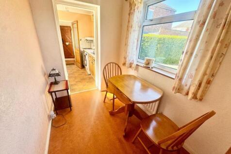 Breakfast/ Dinning Room