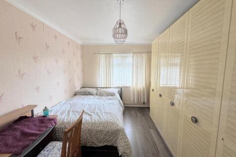 BEDROOM ( REAR)