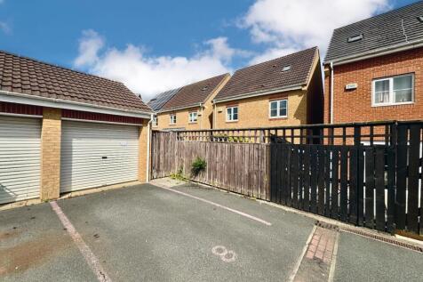 Parking Space &amp; Single Garage