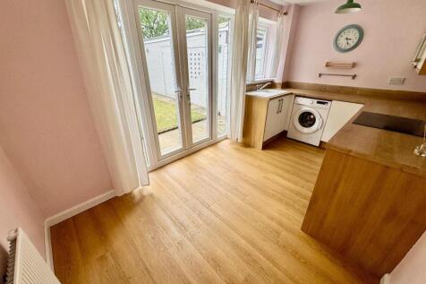 Kitchen/Dining Area