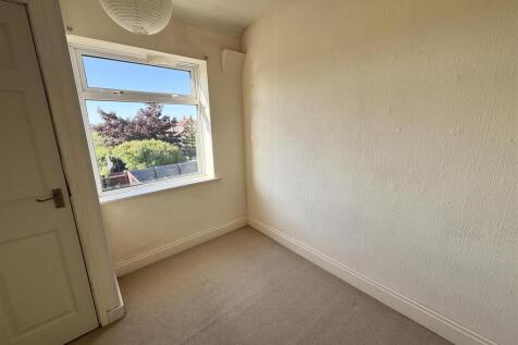 BEDROOM 3 ( REAR)