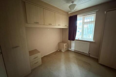 BEDROOM ( REAR)