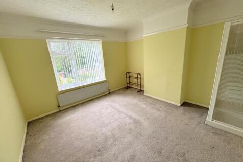 BEDROOM 2 (REAR)