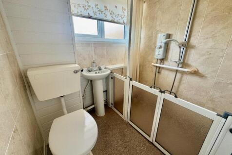 Shower Room/w.c.