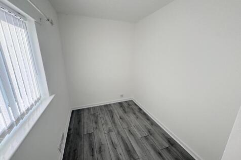 BEDROOM ( REAR)