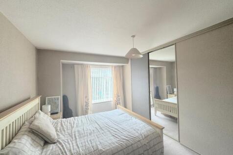 BEDROOM ( REAR)