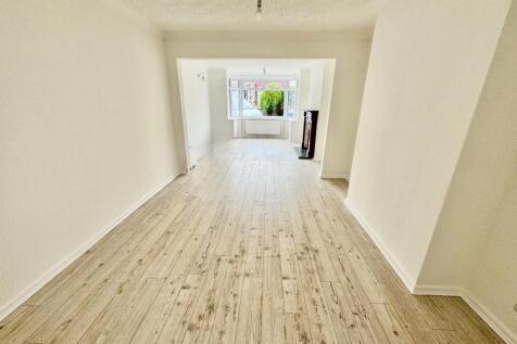 Dining Area into Lounge