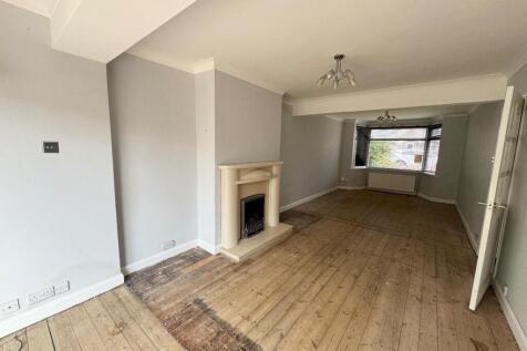 LOUNGE / DINING ROOM