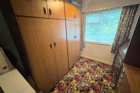 BEDROOM 3 ( FRONT)