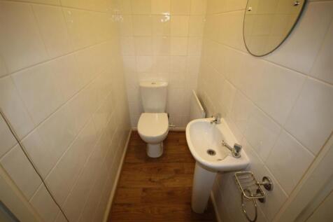 1. cloakroom.JPG