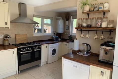 kitchen 2.jpg