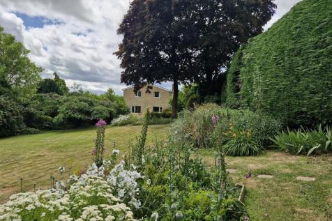 gdn view of hoiuse c.jpg