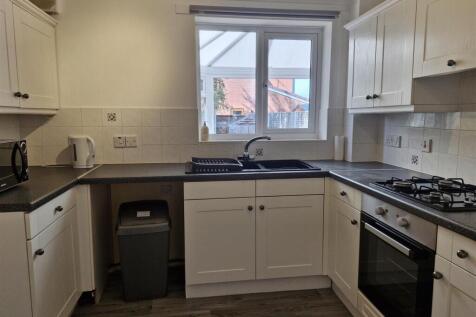 kitchen 2.jpg