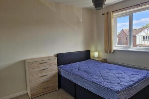 bed front.jpg