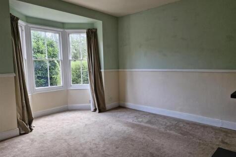 livingroom 1.jpg