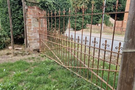 walled gdn.jpg