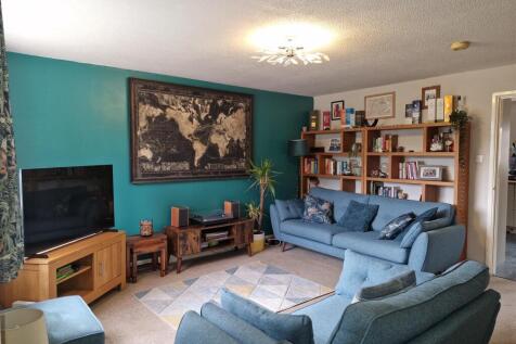 Livingroom 1.jpg