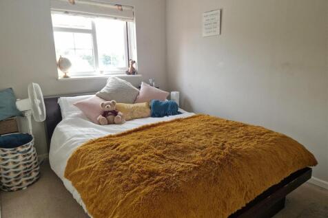 bed 1.jpg