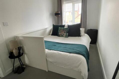 bedroom new.jpg